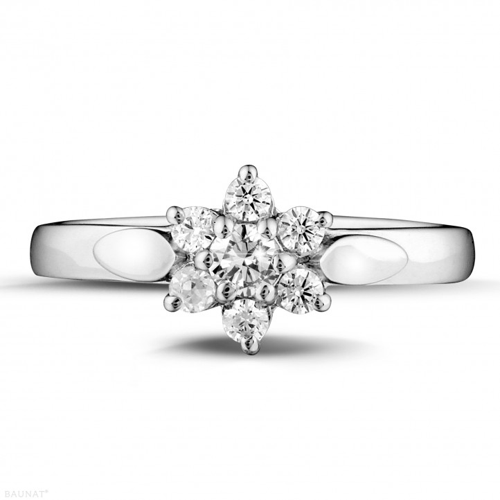 0.30 quilates anillo flor diamante en platino