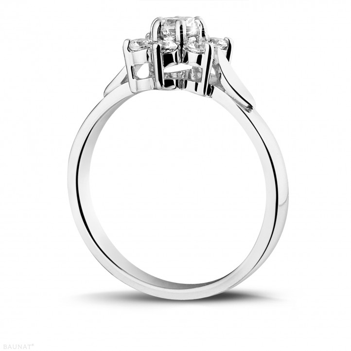 0.50 quilates anillo flor diamante en platino