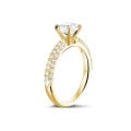1.50 quilates anillo solitario (media banda) en oro amarillo con diamantes en los lados