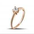 0.30 quilates anillo solitario en oro rojo con diamante talla princesa