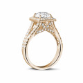 1.50 quilates anillo de oro rojo de diamantes con diamantes en los lados
