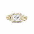 1.20 quilates anillo solitario en oro amarillo con diamante talla princesa y diamantes laterales
