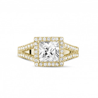 Classics - 1.50 quilates anillo solitario en oro amarillo con diamante talla princesa y diamantes laterales