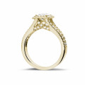 1.50 quilates anillo solitario en oro amarillo con diamante talla princesa y diamantes laterales