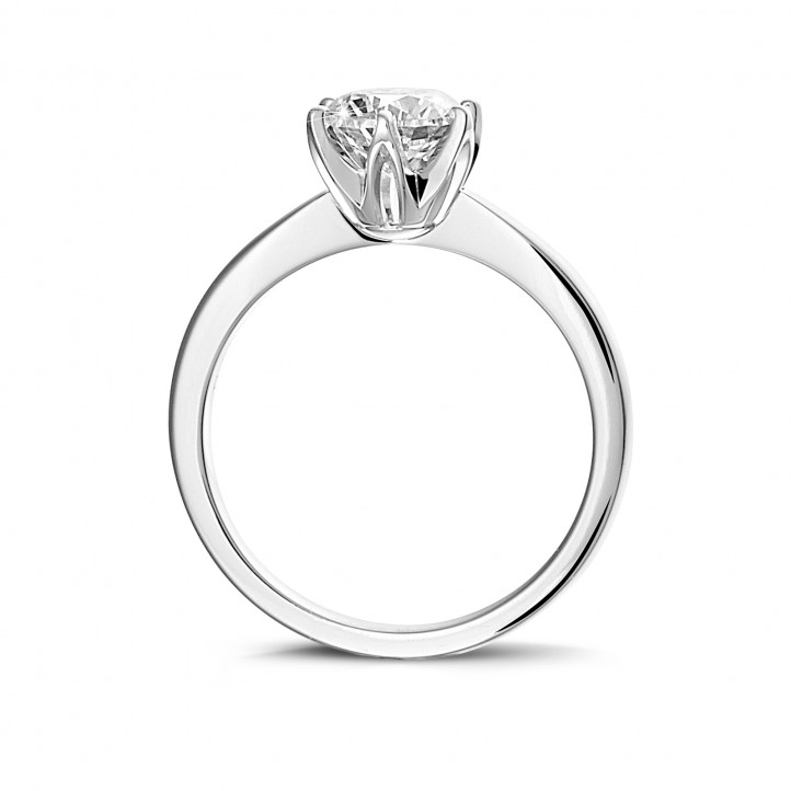 1.00 quilates anillo solitario en oro blanco con diamante redondo