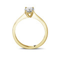 0.70 quilates anillo solitario en oro amarillo con un diamante redondo y 4 uñas