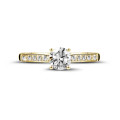 0.70 quilates anillo solitario en oro amarillo con 4 grapas y diamantes en los lados