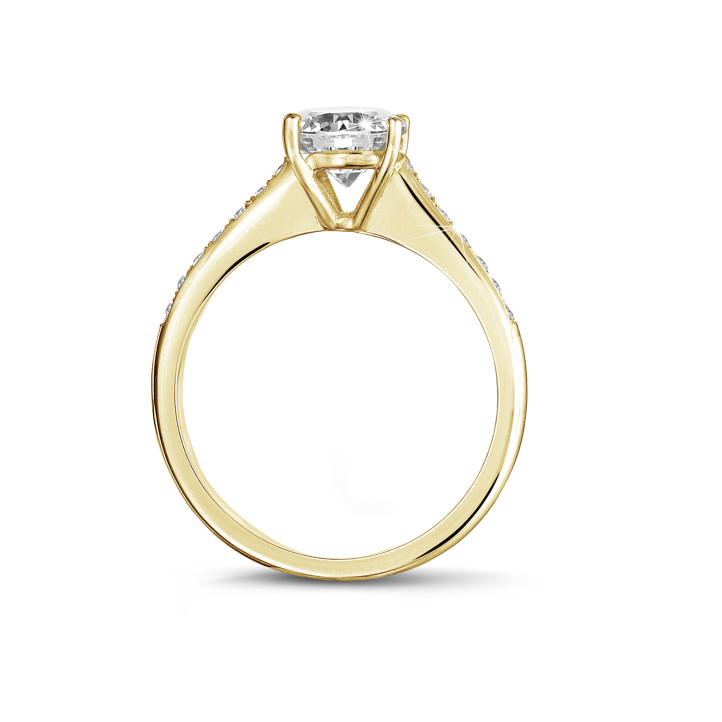 1.00 quilates anillo solitario en oro amarillo con 4 uñas y diamantes en los lados