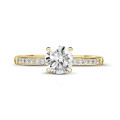 1.00 quilates anillo solitario en oro amarillo con 4 uñas y diamantes en los lados