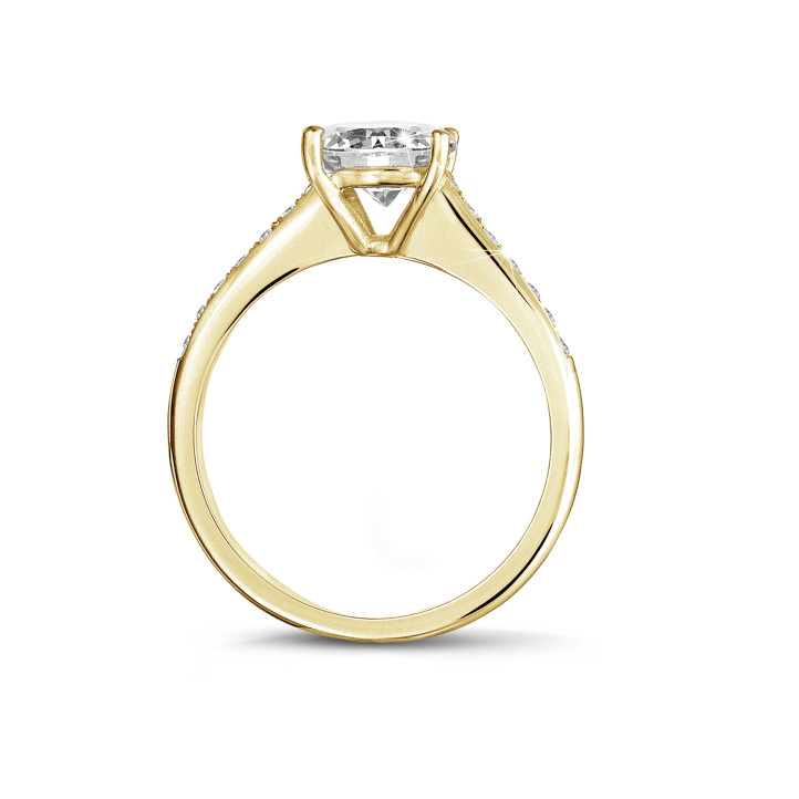1.50 quilates anillo solitario en oro amarillo con 4 uñas y diamantes en los lados