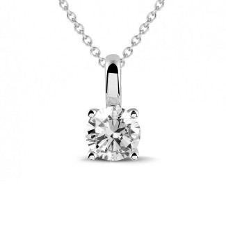 0.90 quilates colgante solitario en oro blanco con diamante redondo y 4 grapas