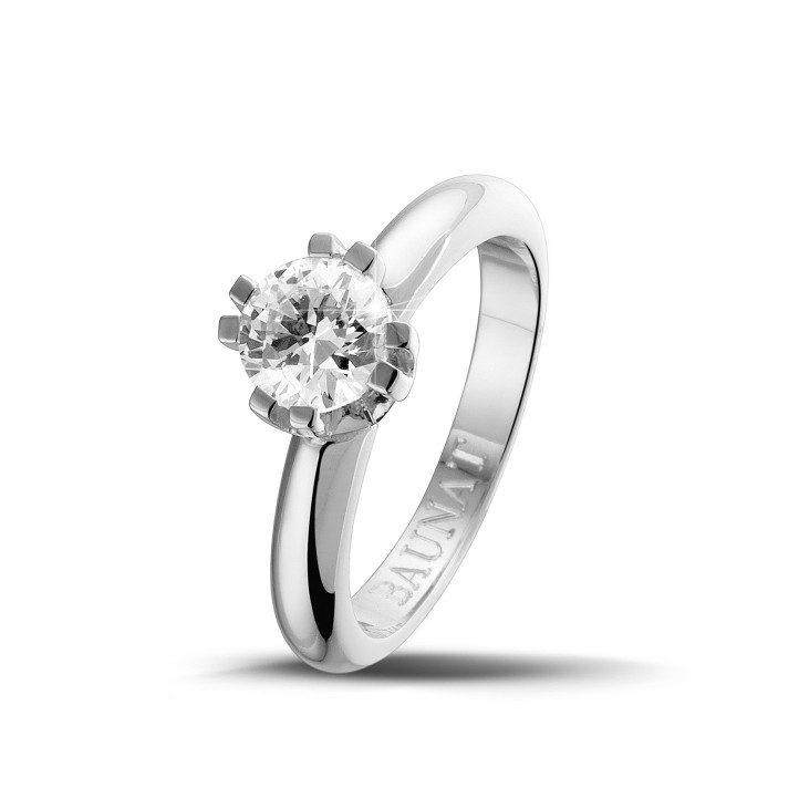 0.90 quilates anillo solitario diamante diseño en oro blanco con ocho garras