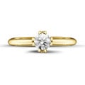 0.70 quilates anillo solitario diamante diseño en oro amarillo con ocho garras