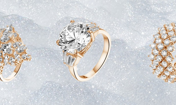 Anillos de compromiso costoso de calidad excepcional