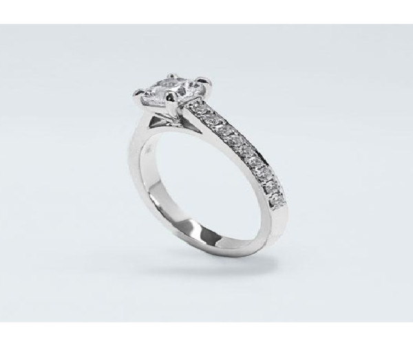 Anillos de compromiso: escoger el diamante correcto