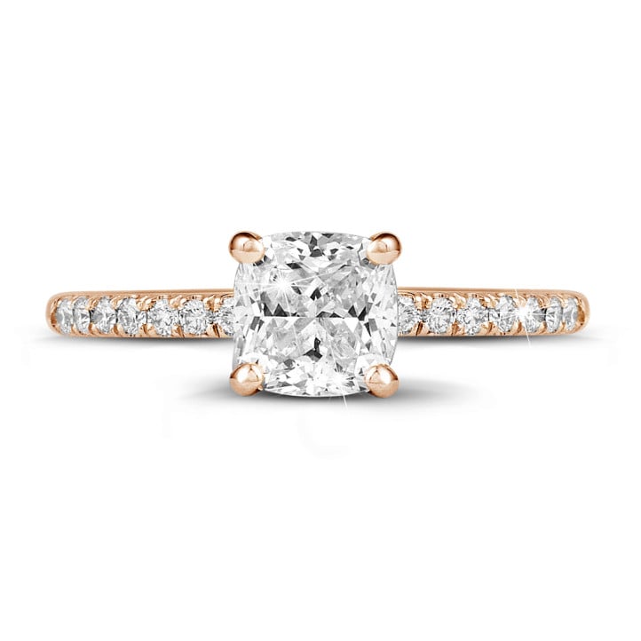 1.20 quilates anillo solitario diamante cojín en oro rojo con diamantes en los lados