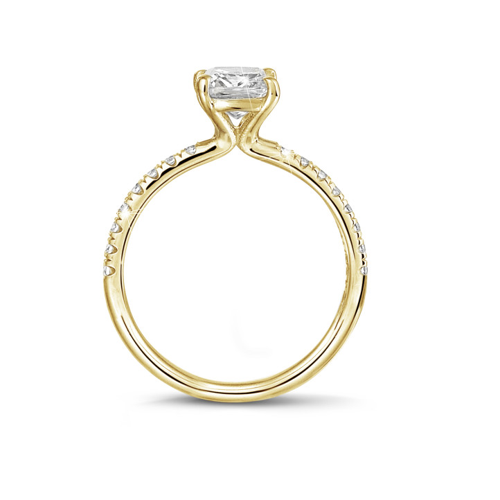 2.00 quilates anillo solitario diamante cojín en oro amarillo con diamantes en los lados