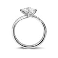 1.50 quilates anillo solitario en platino con diamante talla princesa y diamantes laterales