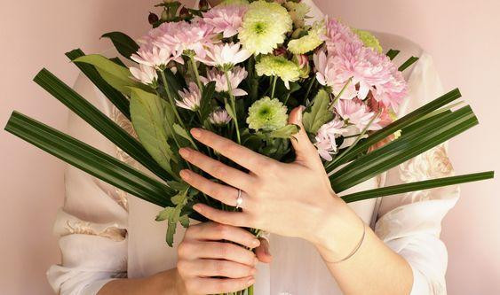 ¿Dónde puedo encontrar plantas que descubran joyas y diamantes?