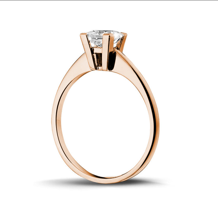 0.90 quilates anillo solitario en oro rojo con diamante talla princesa