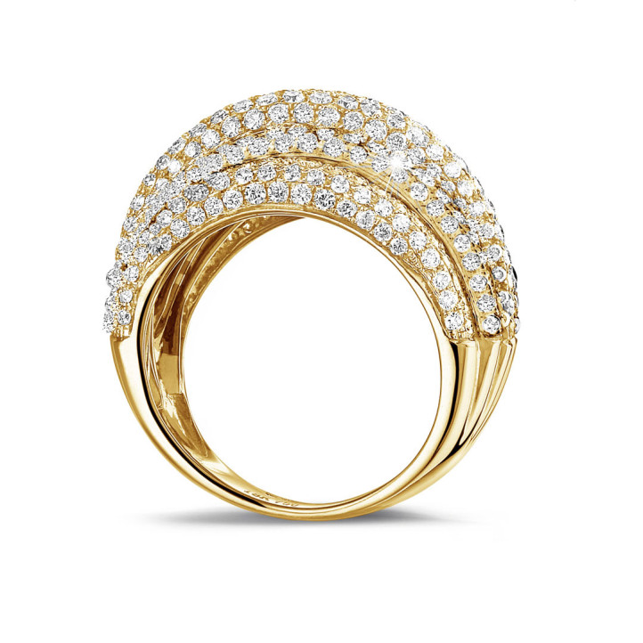 4.30 quilates anillo en oro amarillo con diamantes redondos