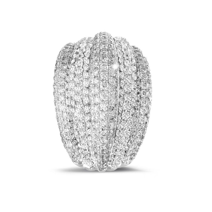 4.30 quilates anillo en oro blanco con diamantes redondos