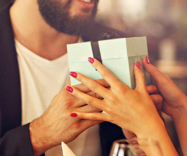 Sorprende a tu pareja en el Día de San Valentín con hermosas joyas.