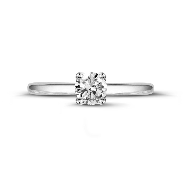 0.70 quilates anillo solitario en oro blanco con diamante redondo