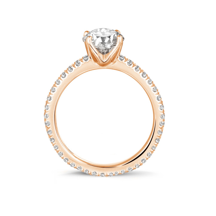 2.50 quilates anillo solitario en oro rojo con diamantes en los lados