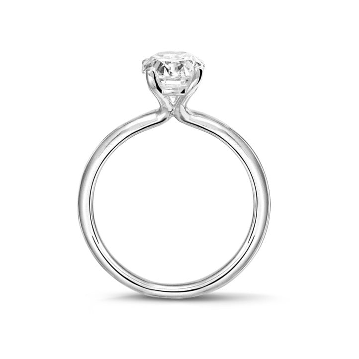 0.70 quilates anillo solitario en oro blanco con diamante ovalado