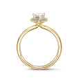 2.00 quilates anillo aureola en oro amarillo con diamante en forma de pera