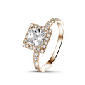 0.70 quilates halo anillo solitario diamante princesa en oro rojo con diamantes redondos