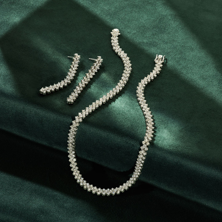 19.50 quilates gargantilla de diamantes en oro rojo con diseño de espina de pescado