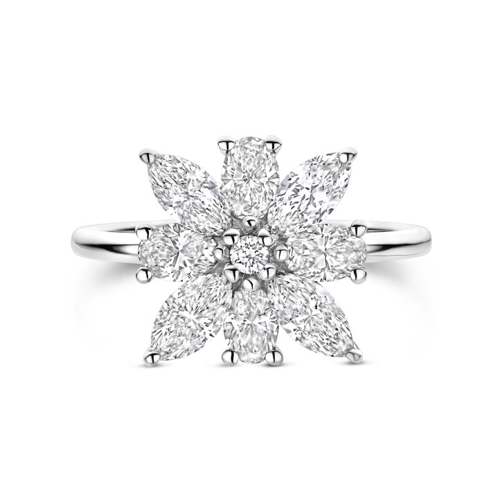 Anillo Flor con Pétalos de Diamante talla marquesa