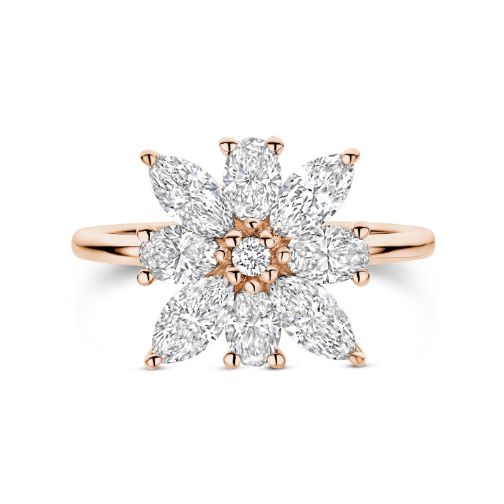 Anillo Flor con Pétalos de Diamante talla marquesa