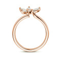 Anillo Flor Toi & Moi con pétalos de diamantes talla marquesa en oro rojo
