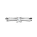 0.15 quilates anillo solitario con diamante talla princesa en oro blanco
