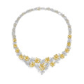 Pieza única – Collar floral de 78,81 quilates en oro amarillo y blanco