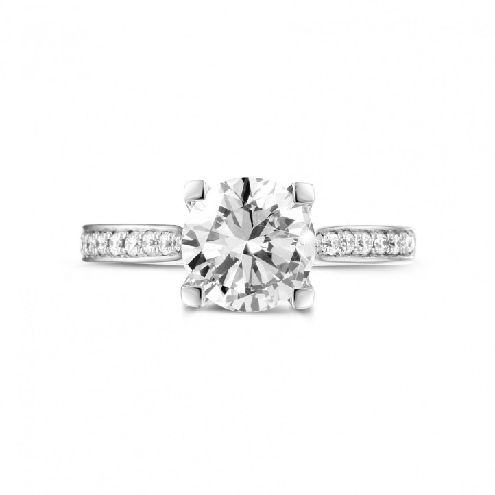1.50 quilates anillo solitario diamante en oro blanco con diamantes en los lados
