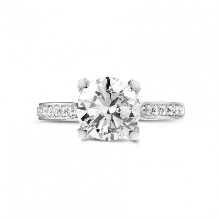 2.00 quilates anillo solitario diamante en oro blanco con diamantes en los lados