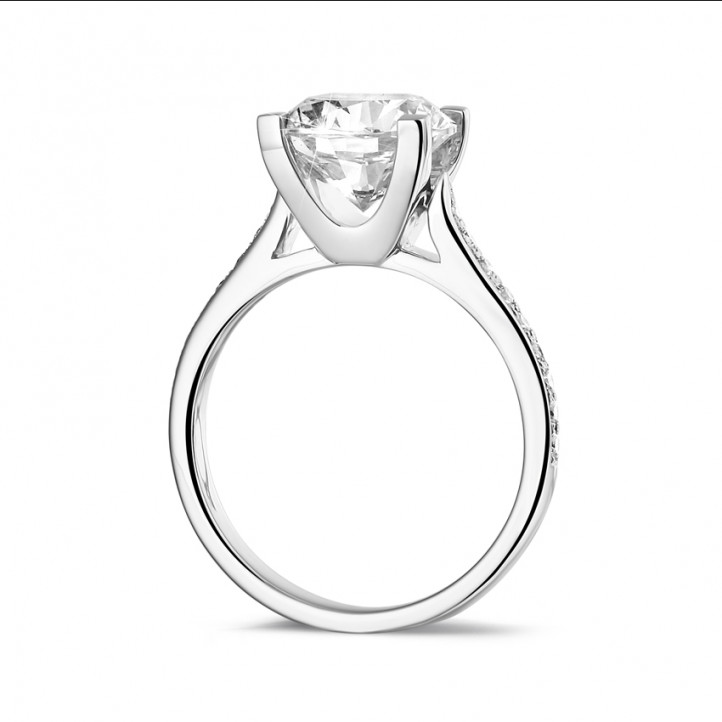 2.50 quilates anillo solitario diamante en oro blanco con diamantes en los lados