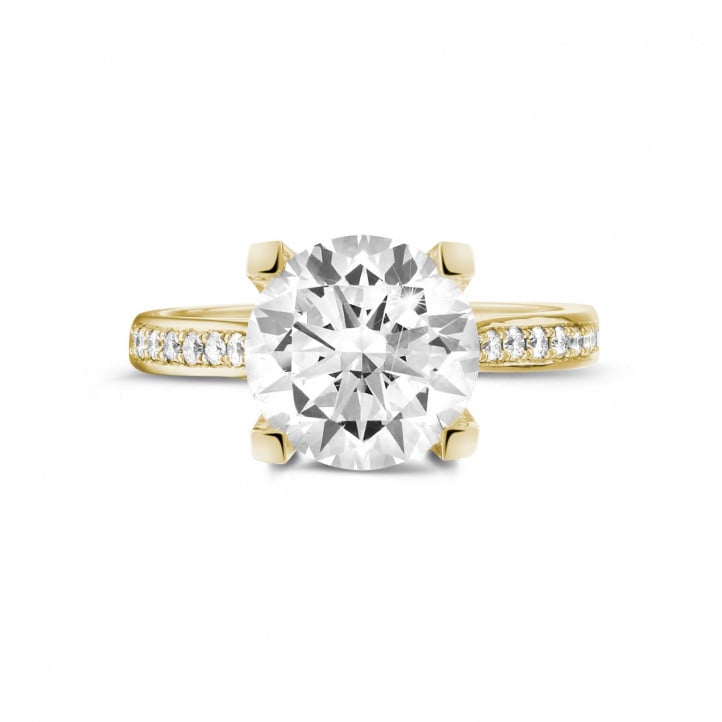 3.00 quilates anillo solitario diamante en oro amarillo con diamantes en los lados