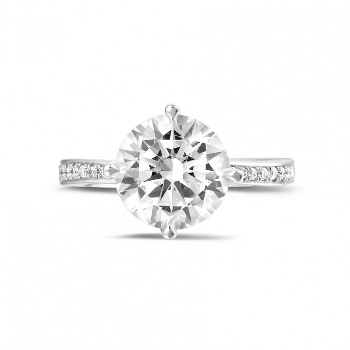 3.00 quilates anillo solitario diamante en platino con diamantes en los lados