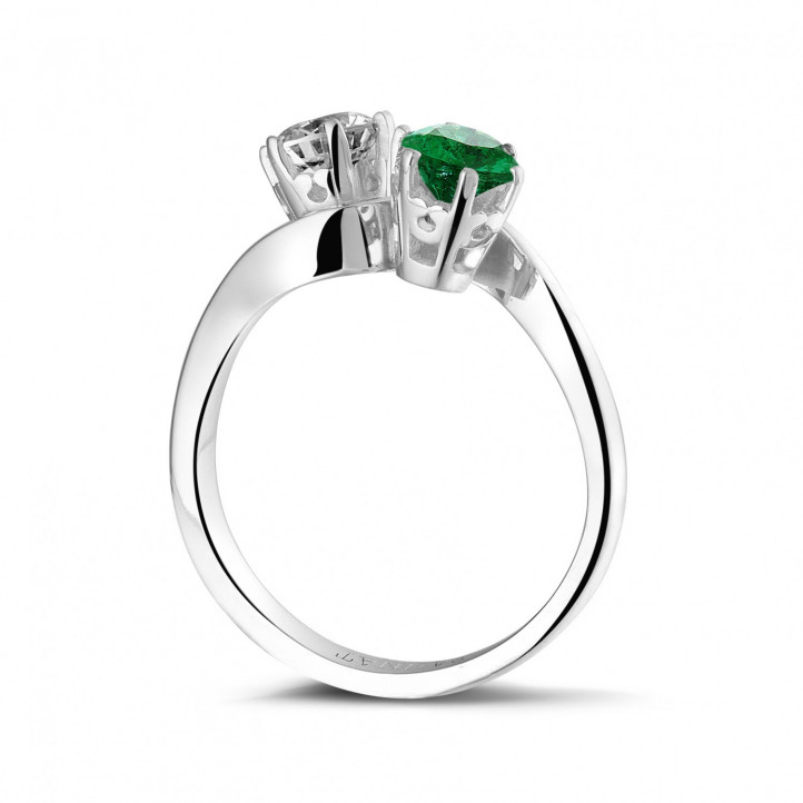 Anillo Toi et Moi en oro blanco con esmeralda y diamante redondo