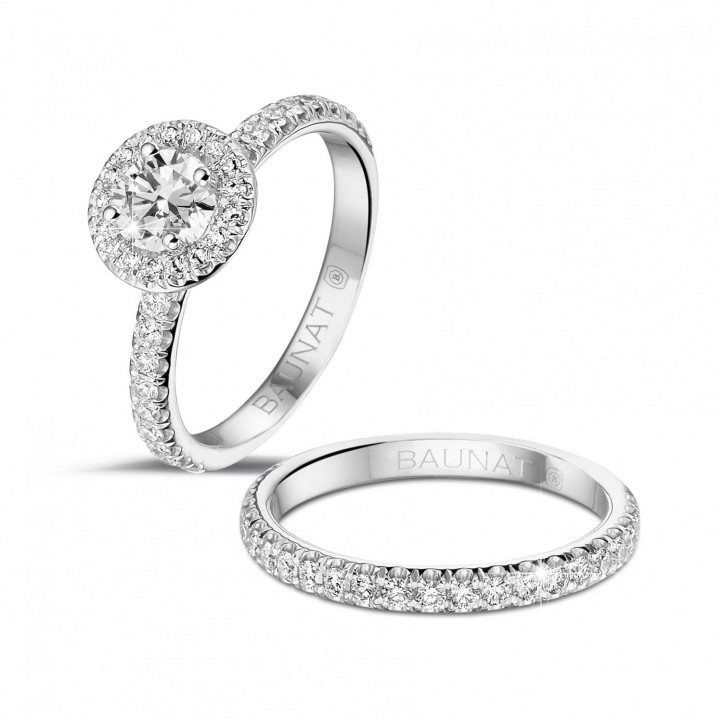 0.50 quilates halo anillo solitario en oro blanco con diamantes redondos