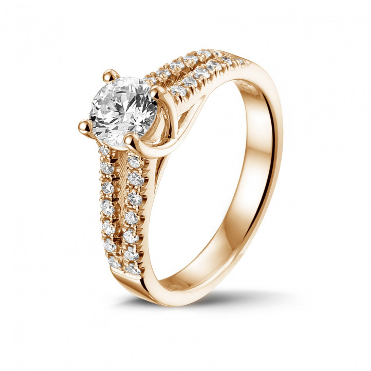0.70 quilates anillo solitario en oro rojo con diamantes laterales