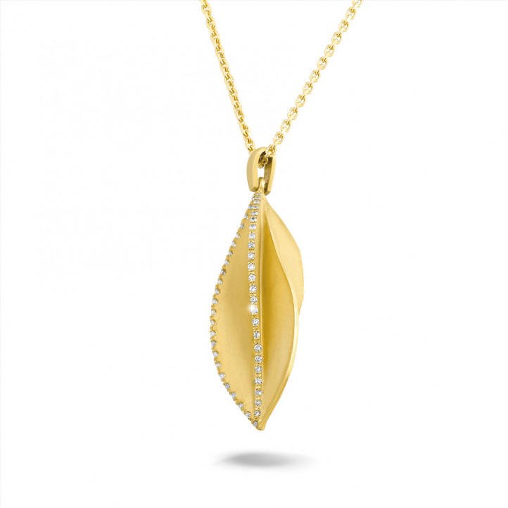0.25 quilates colgante diamante diseño en oro amarillo