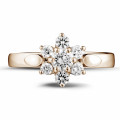 0.50 Karat diamantener Blumenring aus Rotgold