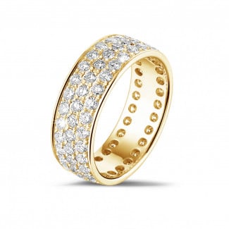 Anillo brillante - 1.70 quilates alianza (banda completa) en oro amarillo con tres filas de diamantes redondos