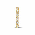 0.30 quilates alianza de combinación de diamantes en oro amarillo con diseño de marquesa